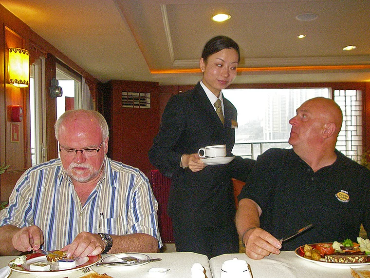 Jangtsekiang Victoria Anna Frühstück Rebecca