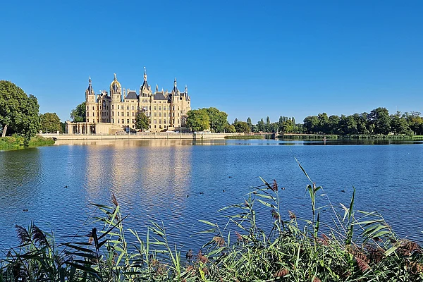 Schwerin Schloss von fern