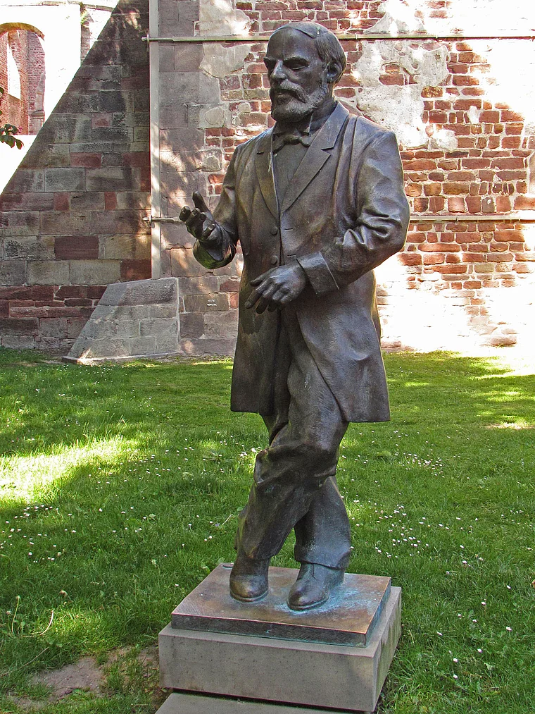 Bad Hersfeld Duden-Denkmal