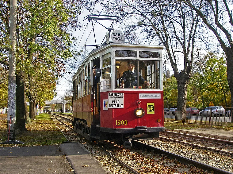 Breslau historische Tram nah