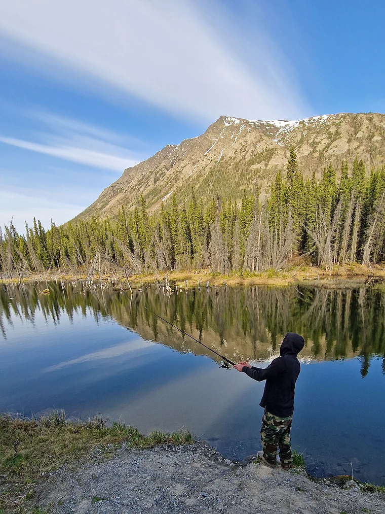 Tim Deforth angeln bei Carcross