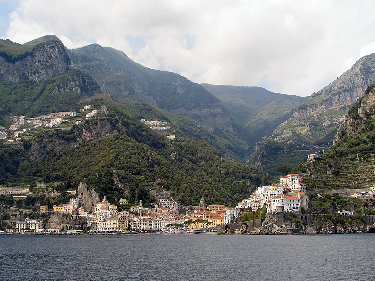 Amalfi von fern