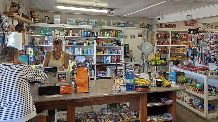 Kanada British Columbia Atlin Grocery Store