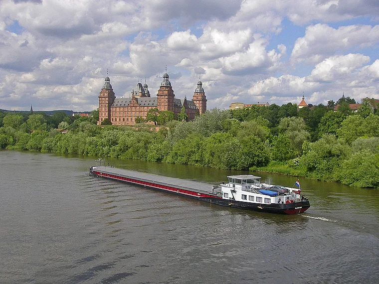 Aschaffenburg Main Schloss von fern