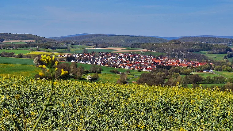 Hosenfeld Hainzell von fern