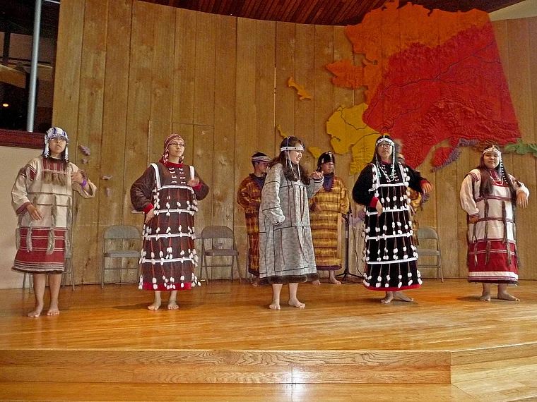 Alaska Anchorage Native Heritage Center Tanzgruppe Aleuten