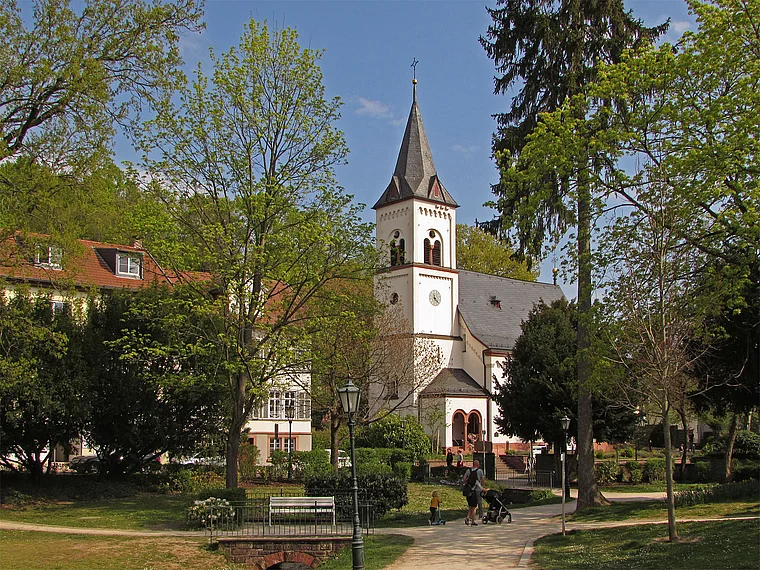 Bad Soden (Taunus) Quellenpark und Kirche