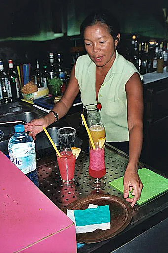 Hard Rock Cafe Frankfurt Waikiki Bar innen