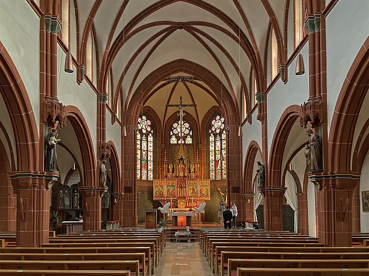 Rodgau Nieder-Roden Matthiaskirche innen