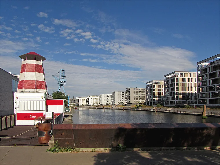 Offenbach Neues Hafenviertel und Leuchtturm