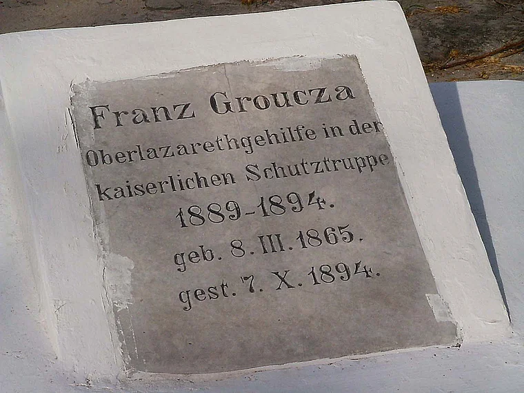 Tansania Bagamoyo Soldatenfriedhof Grabmal Franz Groucza