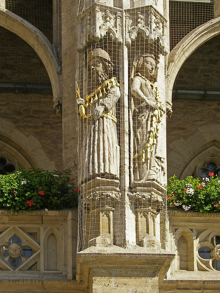 Braunschweig Altstadtrathaus Säule mit Heinrich dem Löwen und Mathilde