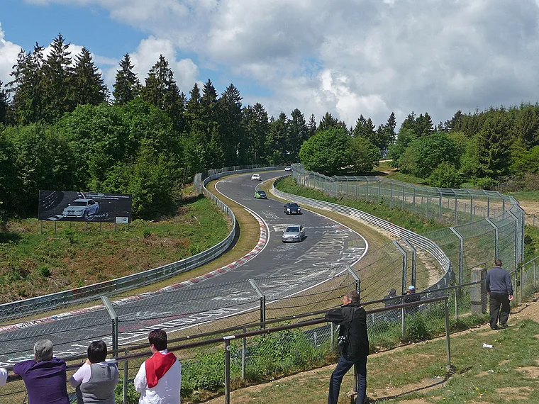 Nürburgring Nordschleife Brünnchen Schaulustige