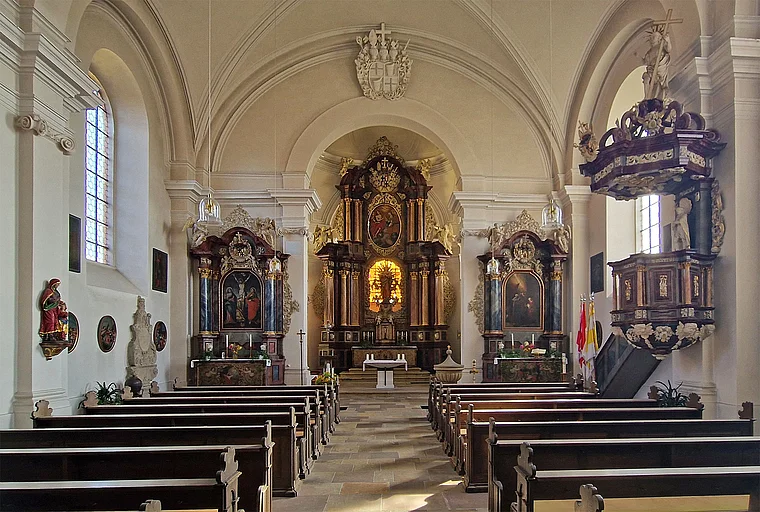 Burghaun Kirche Mariae Himmelfahrt Innenaufnahme