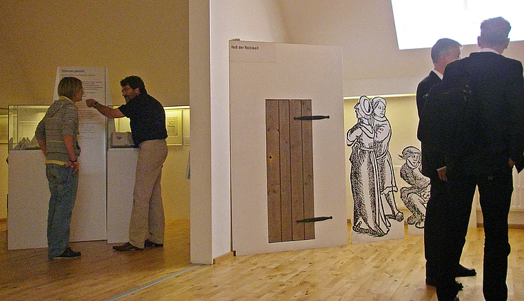 Schöppenstedt Eulenspiegel Museum innen mit Besuchern
