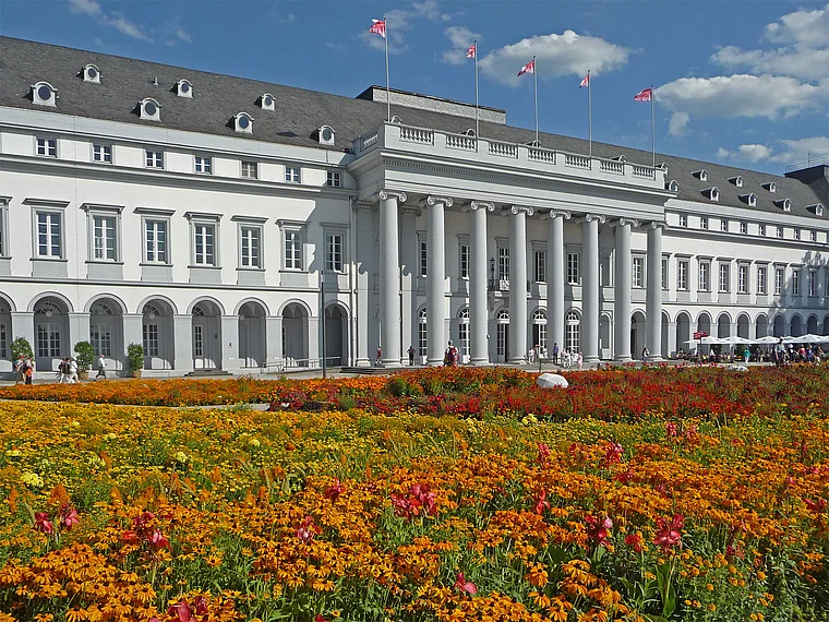 Koblenz Bundesgartenschau Schlosskrone nah