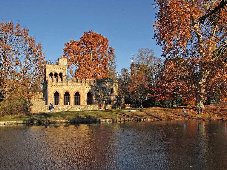 Wiesbaden Schlosspark Biebrich Scheinruine