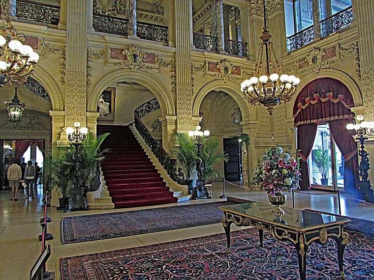 Rhode Island Newport The Breakers innen Treppe