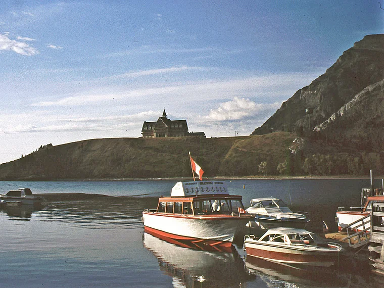 Alberta Waterton Lake Hotel Prince of Wales von fern