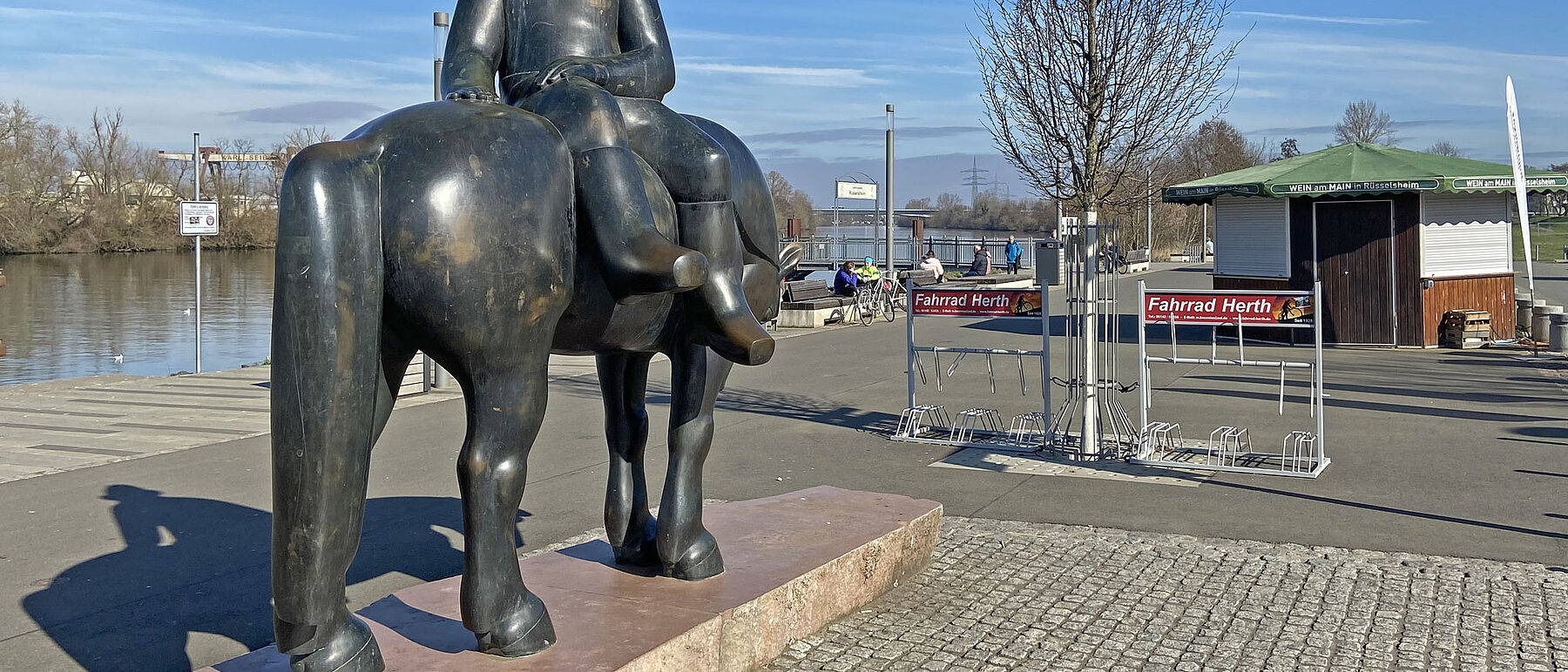 Rüsselsheim Mainufer Reiterstandbild