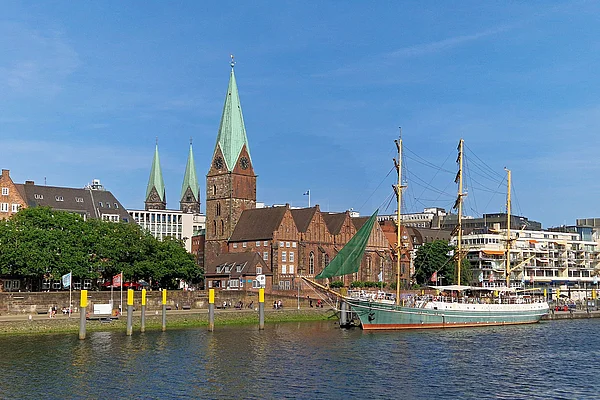Bremen Weserufer Totale Martinikirche