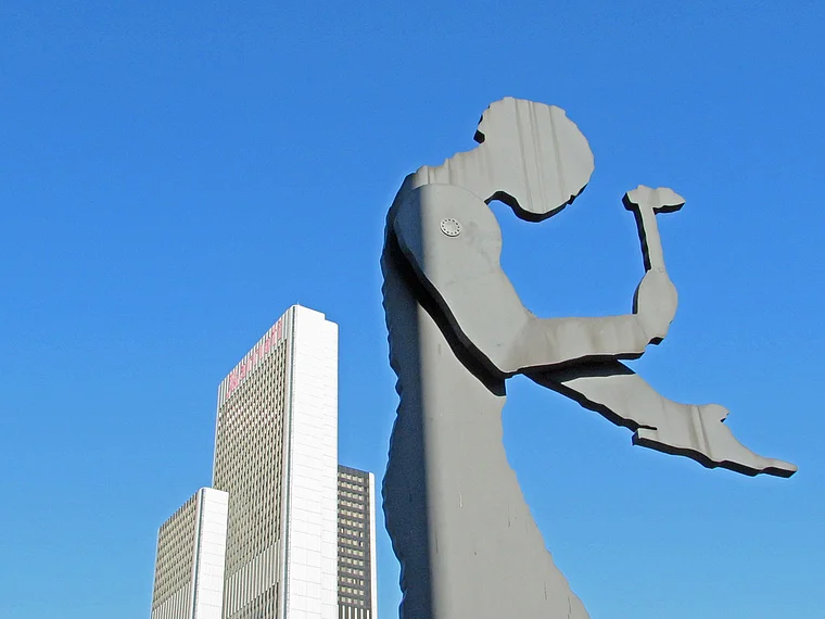 Frankfurt Hammering Man