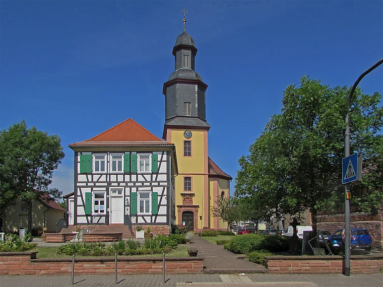 Rodgau Dudenhofen Schulhaus und Kirche