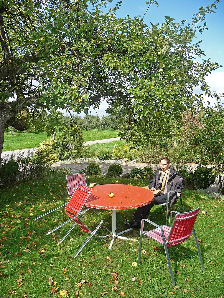 Thurgau Altnau Apfelhof Barth Ferienwohnung Sitzecke außen