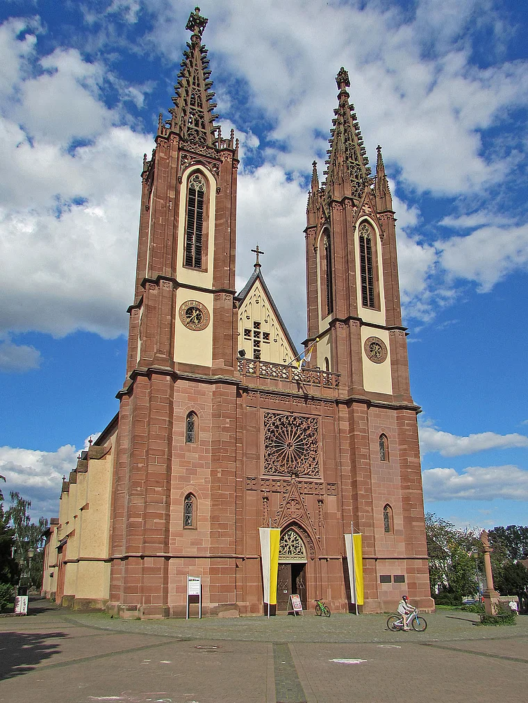Geisenheim Rheingauer Dom außen