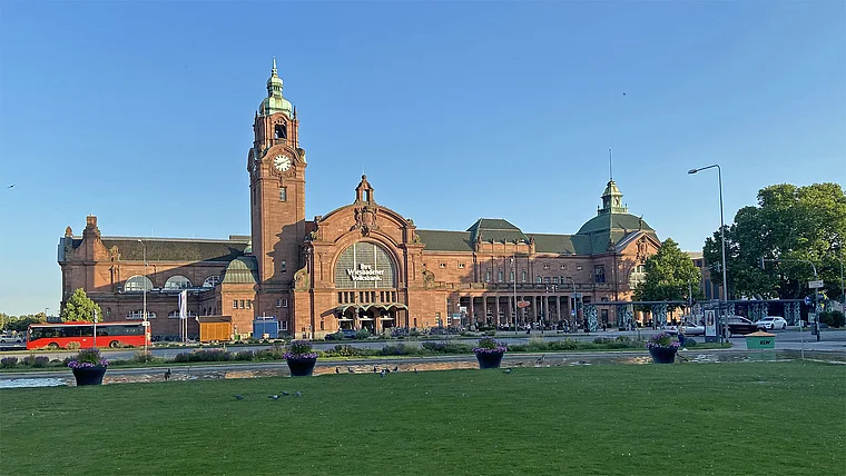 Wiesbaden Hauptbahnhof Totale