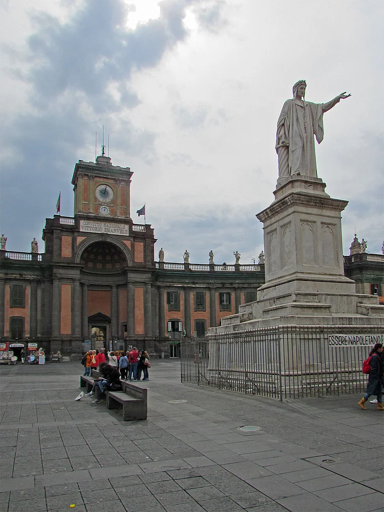Neapel Denkmal Dante