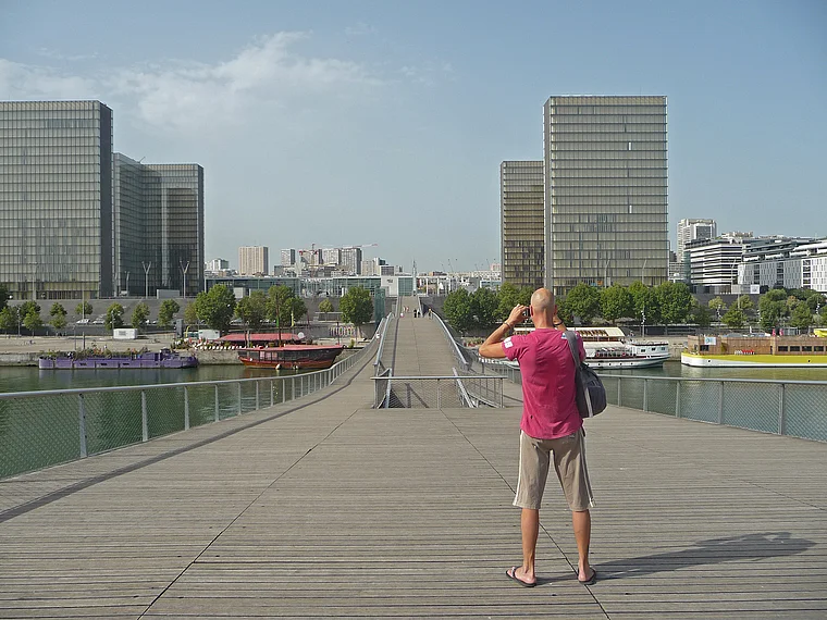 Paris Passerelle Simone Beauvoir