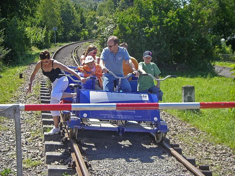 Glantal Draisine mit Fahrgästen