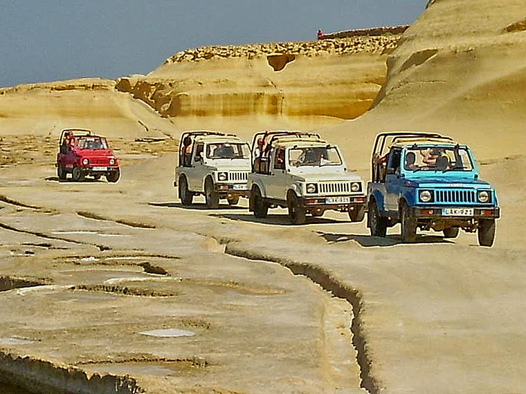 Malta Gozo Jeep Kolonne