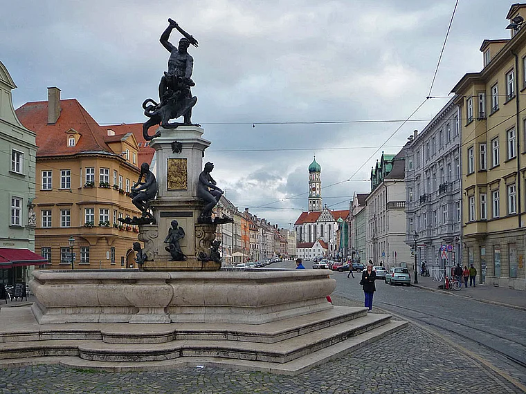 Augsburg Herkulesbrunnen total
