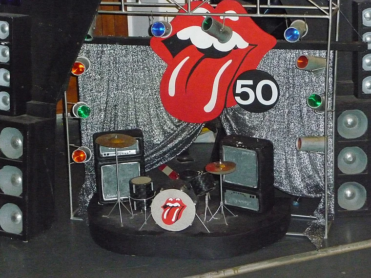 Augsburg Puppenkiste Kabarett Rolling Stones Bühnenbild