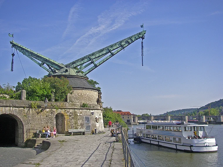 Würzburg Mainufer Alter Kranen