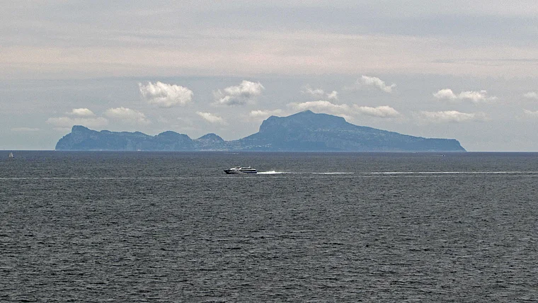 Neapel Castel dell'Ovo Ausblick auf Capri