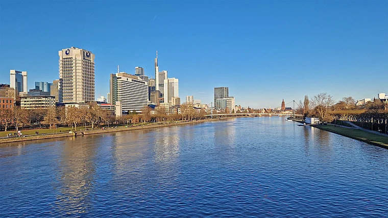 Frankfurt Friedensbrücke Panorama