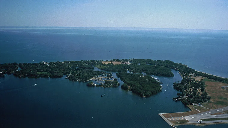 Toronto CN Tower Aussicht auf Lake Ontario