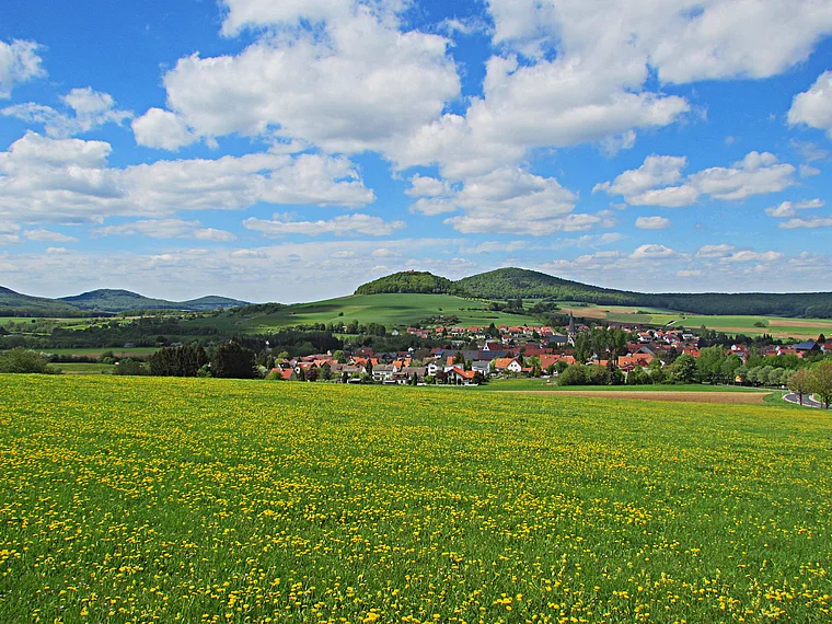 Rasdorf von fern
