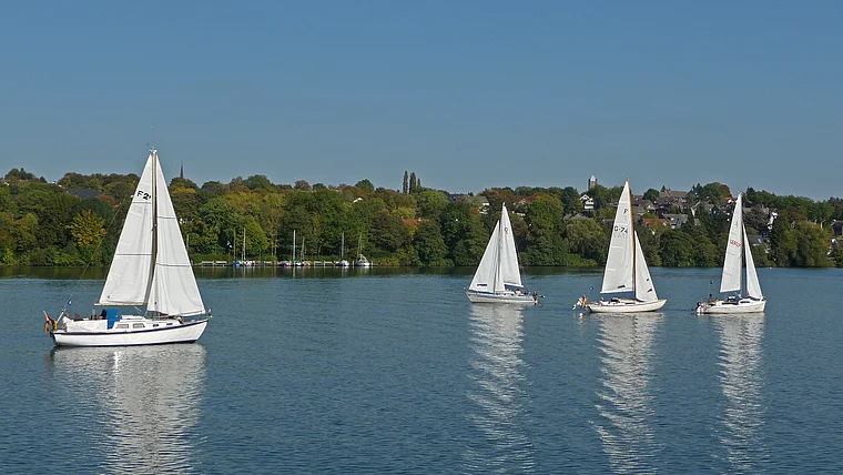 Essen Baldeneysee mehrere Segelboote