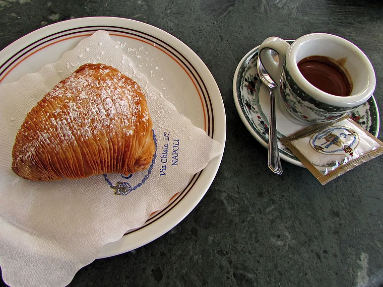 Neapel Gambrinus Sfogliatella