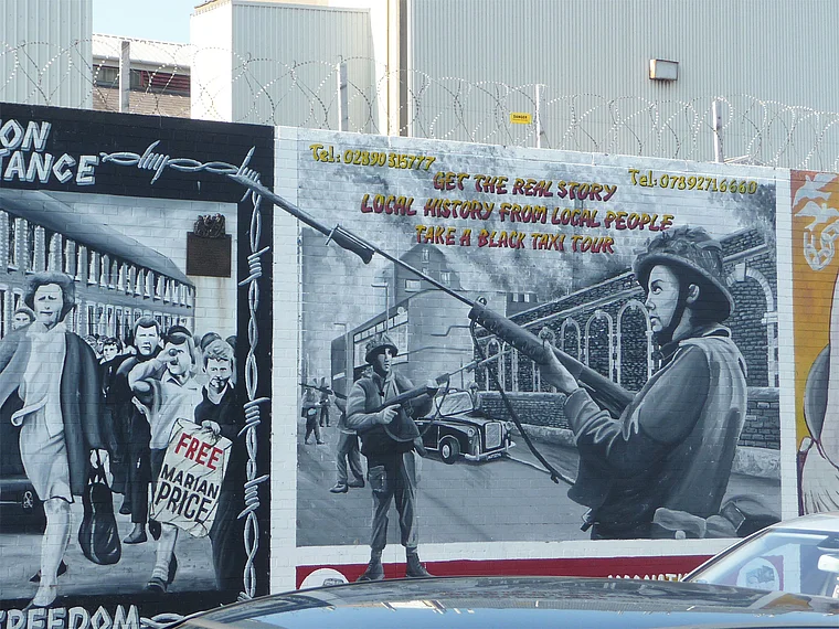 Belfast Wandgemälde Black Taxi Tour