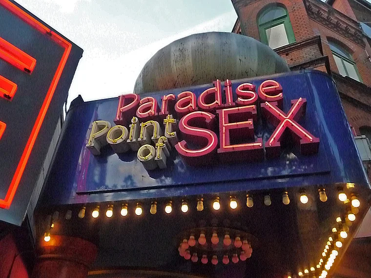 Hamburg Reeperbahn Paradise Point of Sex Leuchtreklame