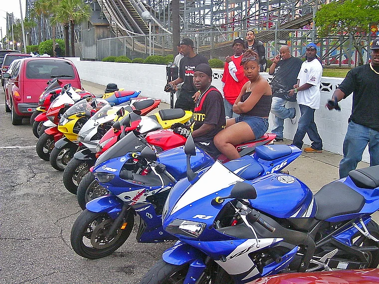 South Carolina Myrtle Beach Schwarze auf Motorrädern