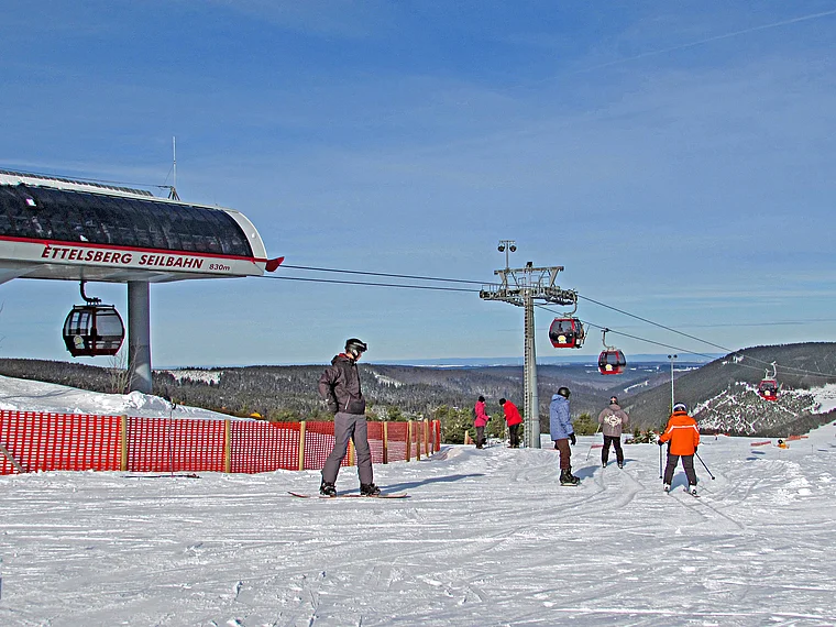 Willingen Ettelsberg Seilbahn Bergstation Winter