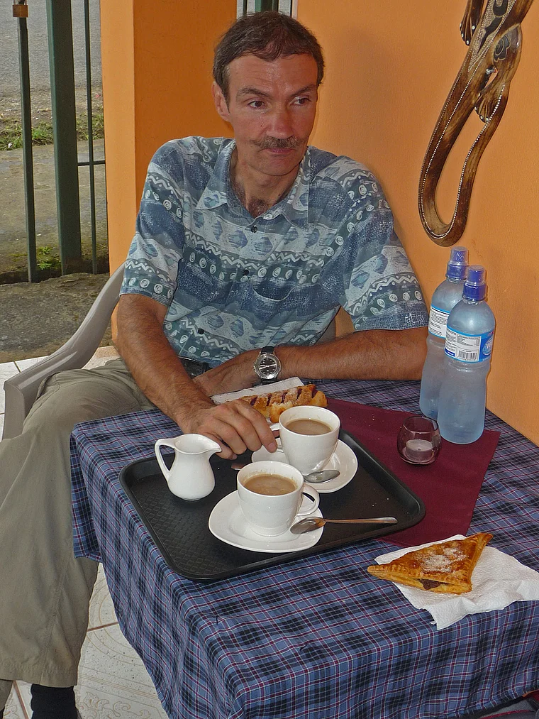 Costa Rica Valle de Orosi Gast in der Panaderia Suiza 