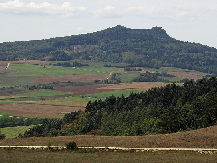 Hohentwiel Blick zum Hohenkrähen
