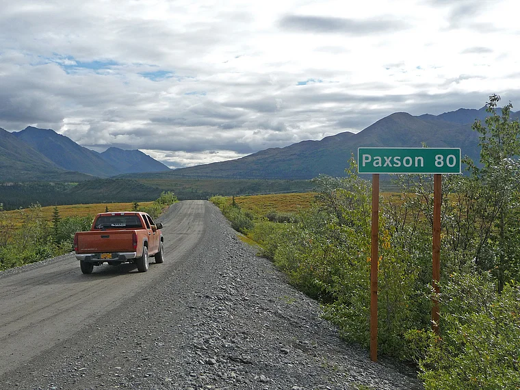 Alaska Denali Highway Schild Paxson 80 Meilen